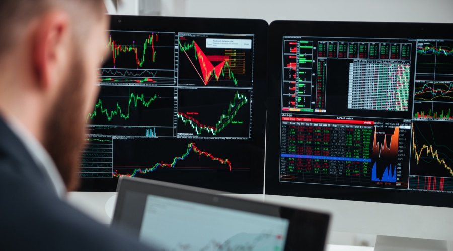 Latency-Adaptive Real-Time with Reactive Caching on Microsoft Orleans